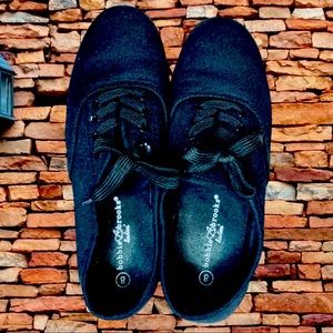 Canvas shoes womens size 8 black color